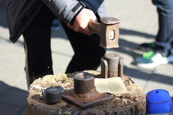 El ile bir sikke oluşturma işlemi