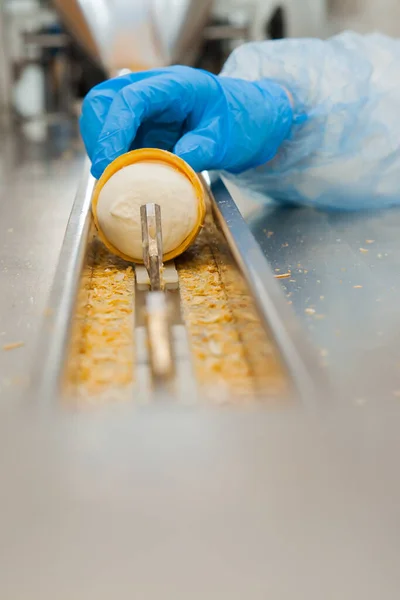 Linea di produzione automatica di gelati — Foto Stock