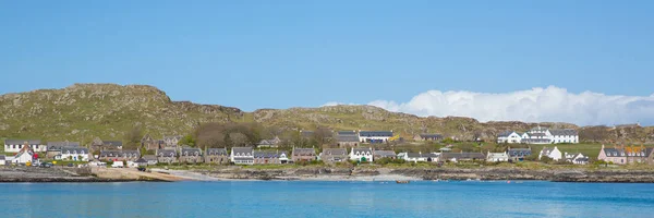 Шотландский остров Иона Шотландия ук Внутренние Гебриды у острова Мулл западного побережья Шотландии популярным туристическим направлением панорамный вид — стоковое фото