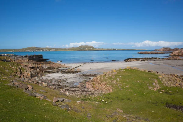 Fionnphort 海滩马尔岛英国苏格兰视图到艾奥纳岛 — 图库照片