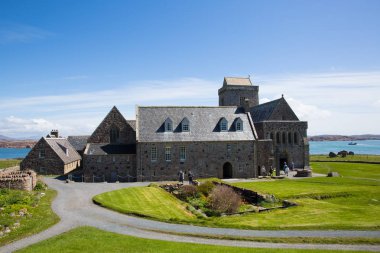Iona Abbey İskoçya İngiltere İskoçya üzerinde ada Isle of Mull İskoçya'nın Batı Kıyısı popüler bir turizm 