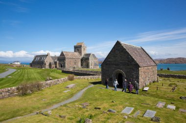 Iona Abbey İskoçya İngiltere İskoçya üzerinde ada Isle of Mull İskoçya'nın Batı Kıyısı popüler bir turizm 
