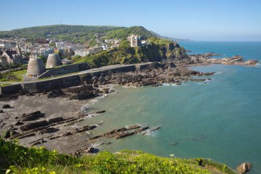 Ilfracombe Kuzey Devon İngiltere İngiltere turizm yaz mavi gökyüzü ile