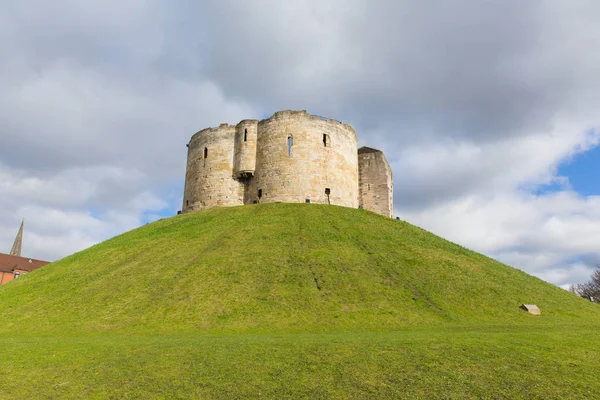 York Reino Unido Torre de Clifford atracción turística Castillo medieval del siglo XIII — Foto de Stock