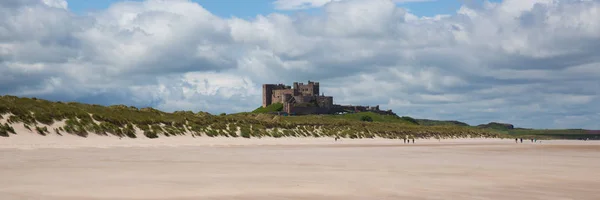 Bamburgh Castle Northumberland North East England White Sandy Beach Panoramic — Stock Photo, Image