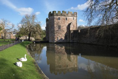 Wells Somerset hendek The Bishop's Palace çevresinde