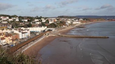 Dawlish Devon İngiltere'de İngiltere'de İngilizce beach demiryolu tren ve deniz beldesi sahil