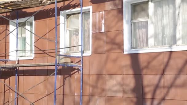 Calentamiento Casa Del Apartamento Trabajos Externos Reparación Del Edificio Aislamiento — Vídeos de Stock