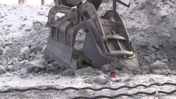 Een Werkende Metalen Lasser Werkt Een Steengroeve Werknemer Het Lassen — Stockvideo