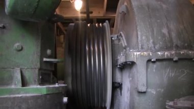 Düğümleri ve çalışma mekanizma Ekskavatör parçaları. Bir ekskavatör ve üzerinde metal kablo yara bir vinç mekanizmasının.