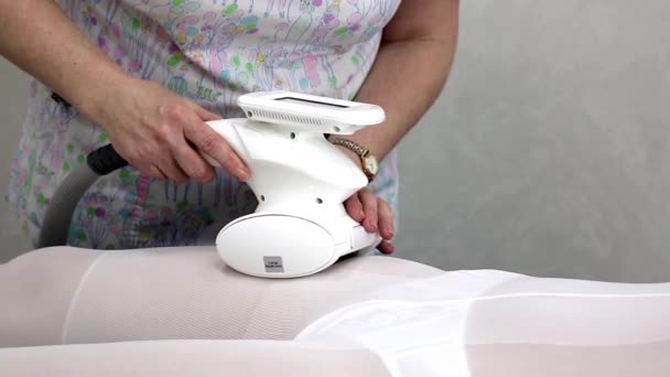 Apparat Für Die Vakuumwalzenmassage Lpg Die Lpg Massage Schönheitssalon Wird — Stockvideo