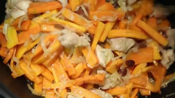 Préparation Plats Riz Pilaf Ouzbékistan Dans Une Grande Casserole Rôtir — Video