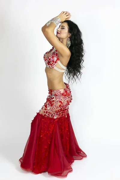 Дівчина Червоній Сукні Східних Танців Брюнетка Красива Довга Червона Сукня — стокове фото
