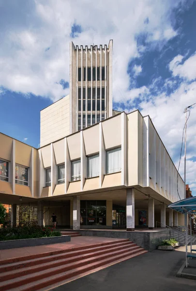 Armavir, Russie - 27 avril 2019 : Bibliothèque centrale pour enfants — Photo