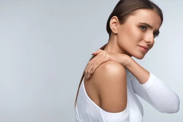 Pain In Body. Beautiful Woman Feeling Pain In Neck And Shoulders — Stock Photo, Image