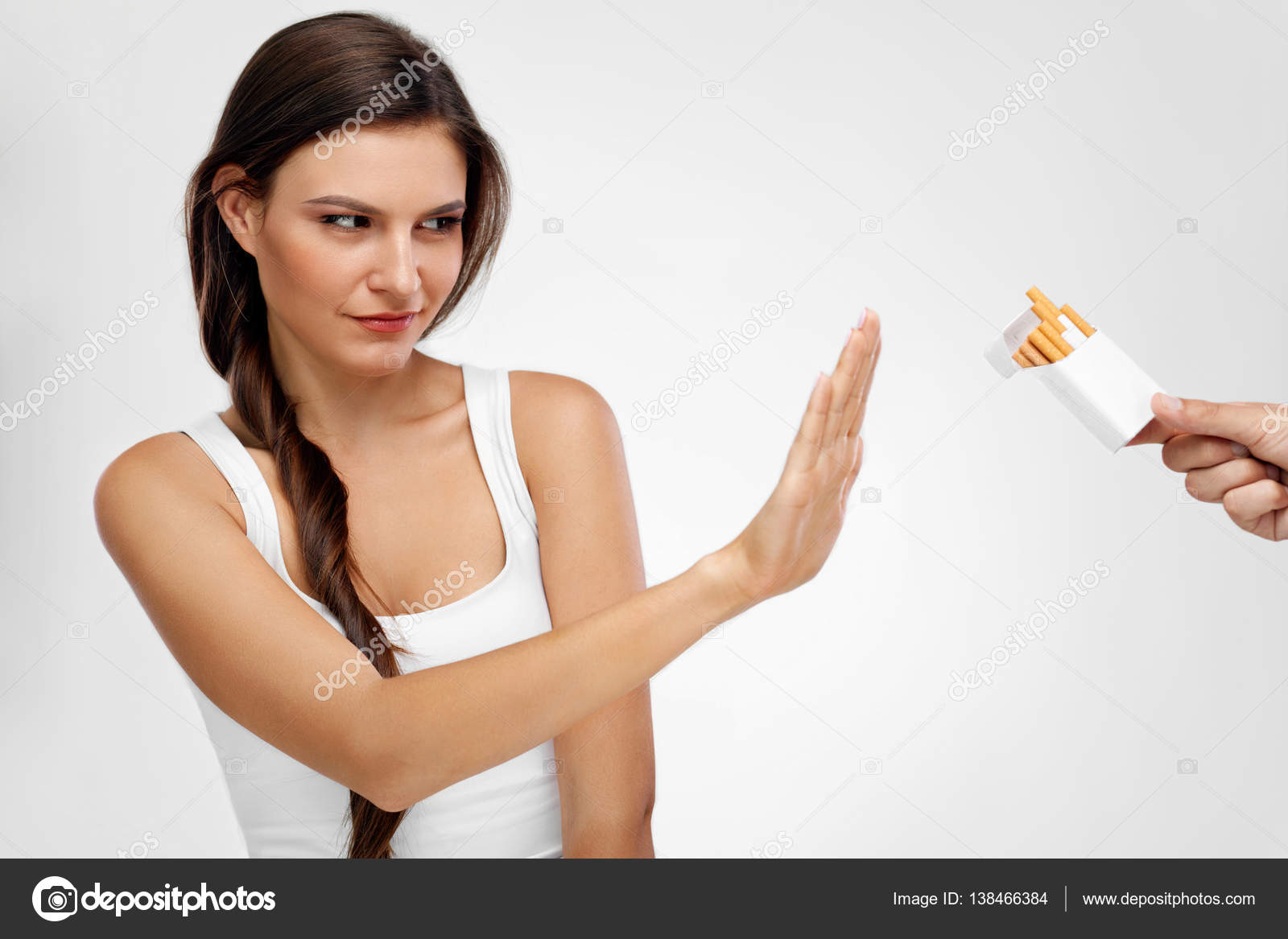 Бросаю курящую девушку. Бросаю курящую девушку. Бросаю курящую девушку. Цитаты про курение. Цитаты курящей женщины.