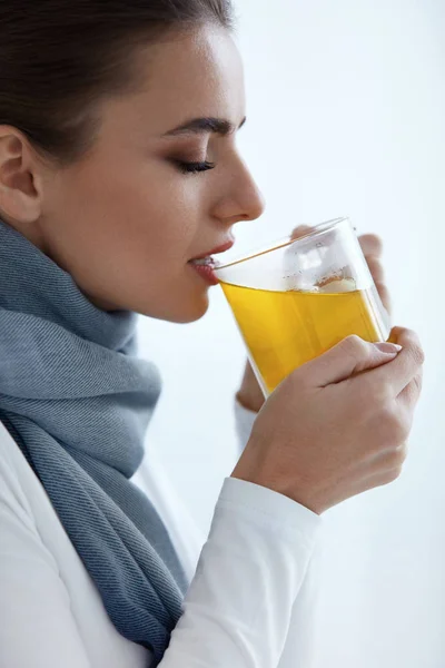 Beautiful Woman With Hot Drink, Drinking Warming Yellow Drink — Stock Photo, Image