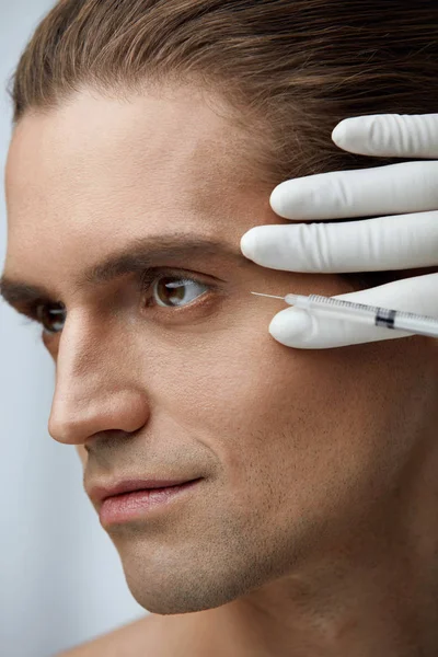 Face Lifting. Handsome Man Getting Facial Beauty Injections — Stock Photo, Image