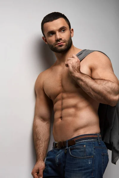 Man Body. Handsome Sexy Male With Muscular Body And Abs Indoors — Stock Photo, Image