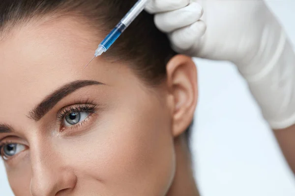 Plastic Surgery. Beautiful Woman Receiving Beauty Injections — Stock Photo, Image