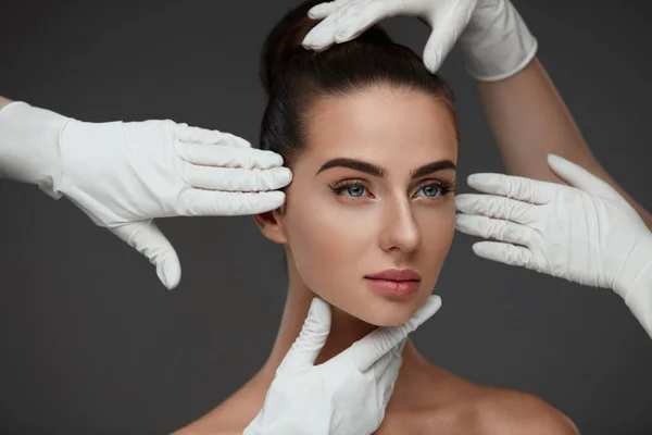 Cara de beleza. Mulher bonita antes da cirurgia plástica Operação — Fotografia de Stock