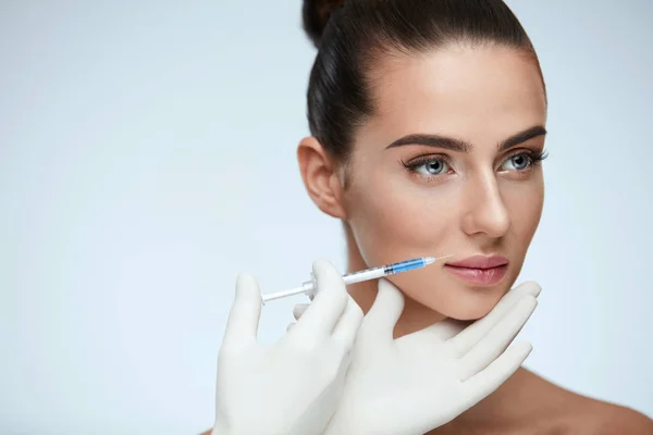 Plastic Surgery. Beautiful Woman Face Getting Beauty Injections — Stock Photo, Image