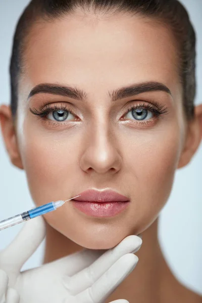 Portrait Of Beautiful Young Woman Getting Cosmetic Treatment — Stock Photo, Image
