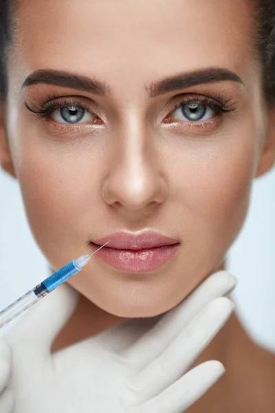 Portrait Of Beautiful Young Woman Getting Cosmetic Treatment — Stock Photo, Image