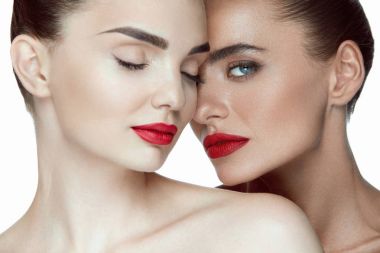 Moda makyaj. Seksi kadın moda makyaj ve kırmızı dudaklar