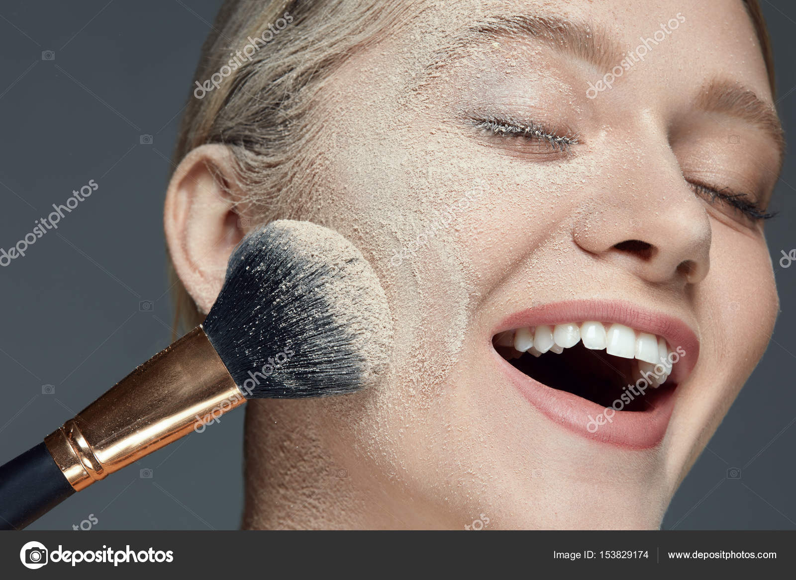 пудру можно наносить на чистое лицо