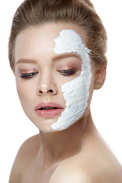 Beauty Face. Beautiful Woman With White Mask On Skin — Stock Photo, Image