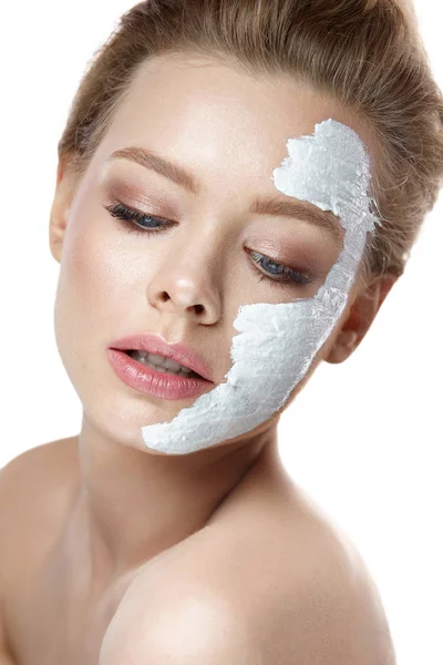 Beauty Face. Beautiful Woman With White Mask On Skin — Stock Photo, Image