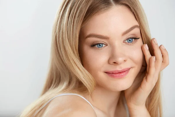 Beautiful Woman Face Portrait. Female Touching Skin Under Eyes — Stock Photo, Image