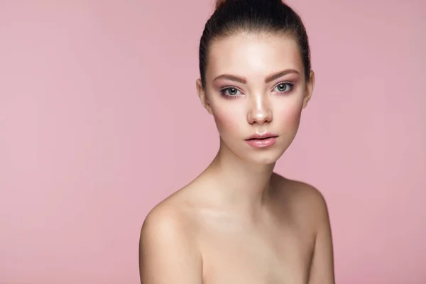 Beauty Woman Face. Close Up Beautiful Female Model With Makeup — Stock Photo, Image