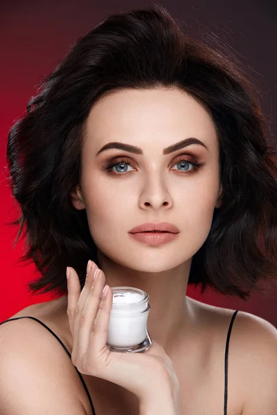 Woman Face Care. Beautiful Female With Cream — Stock Photo, Image