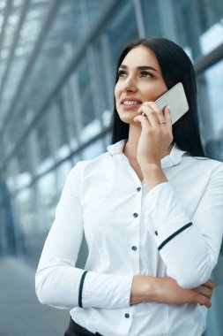 Telefon kullanma Office iş kadını