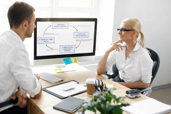 Team Of Business People Working In Office. — Stock Photo, Image