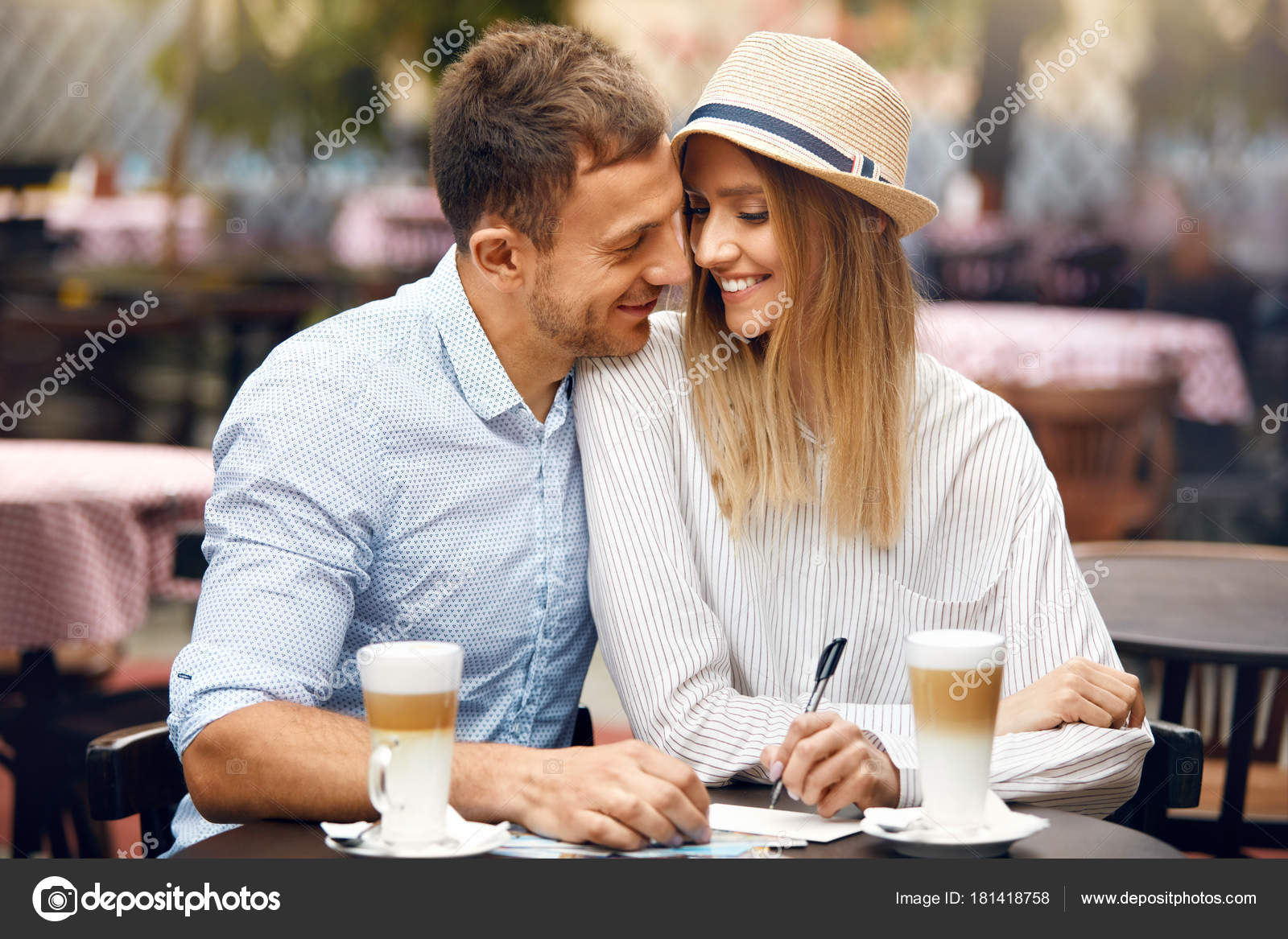 Reisen dating Café ålders intervall för online dating