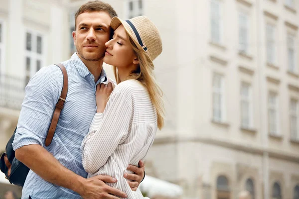 Love. Romantic Couple Together On Street — Stock Photo, Image