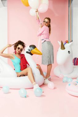 Moda bayan modelleri yaz giysileri balonlar ile