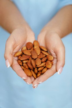 Ellerin hayalarına. Sağlıklı gıda Holding kadın eller