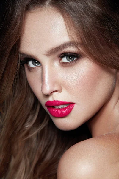 Maquillaje de moda. Mujer sexy con cara de belleza . — Foto de Stock