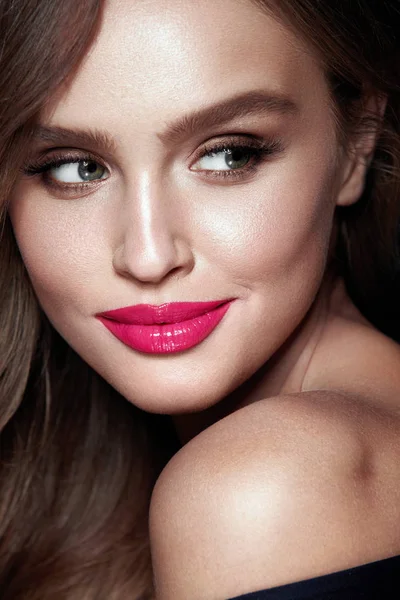 Mode make-up. Sexy vrouw met schoonheid gezicht. — Stockfoto