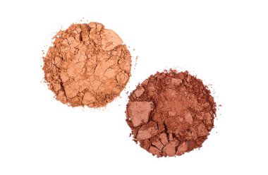 Makyaj için ezilmiş toz temel.