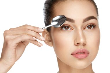 Güzellik yüz cilt bakımı. Sağlıklı bir cilt ile güzel kadın