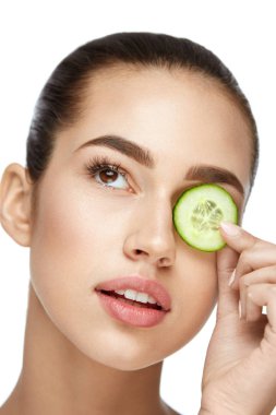 Yüz Cilt tedavisi. Taze sağlıklı cilt olan kadın