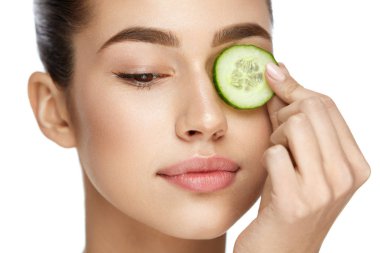 Yüz Cilt tedavisi. Taze sağlıklı cilt olan kadın