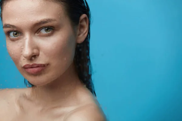 Woman In Shower. Beautiful Female With Wet Hair — Stock Photo, Image