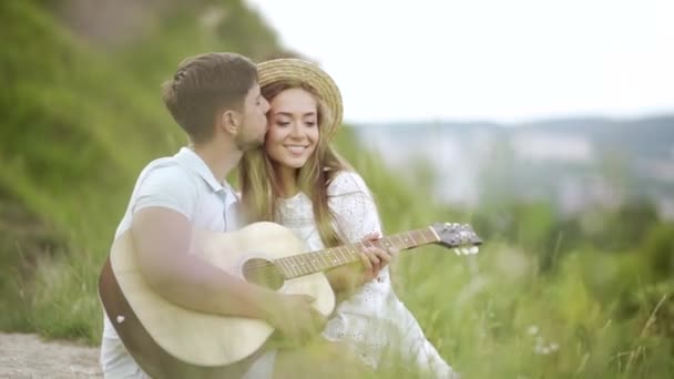 Love Romantic Couple Having Fun Outdoors Loving People Spending Time — Stock Video
