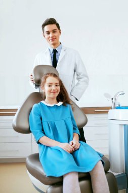 Stomatology. Diş Hekimliği doktor ve dişçi ofisinde hasta